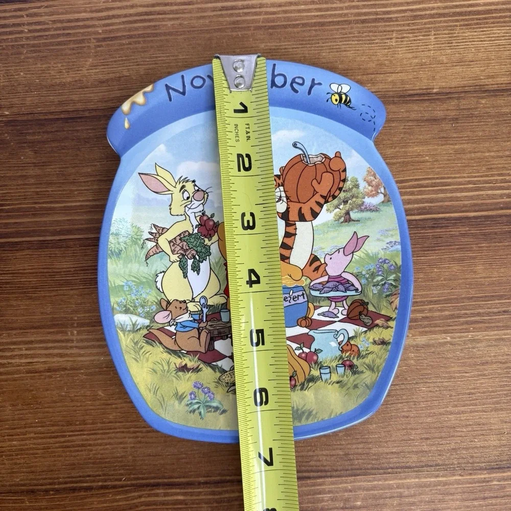 Bradford Exchange Winnie the Pooh Through the Year November Plate 7